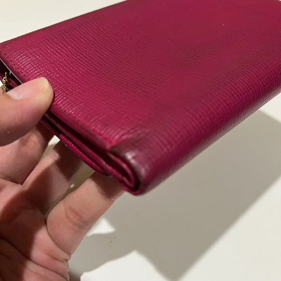 MCM DARK PINK TRIFOLD WALLET WITH MCM CHARM - Picture 8 of 15